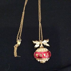 Beautiful Christmas Sarah Coventry Noel necklace